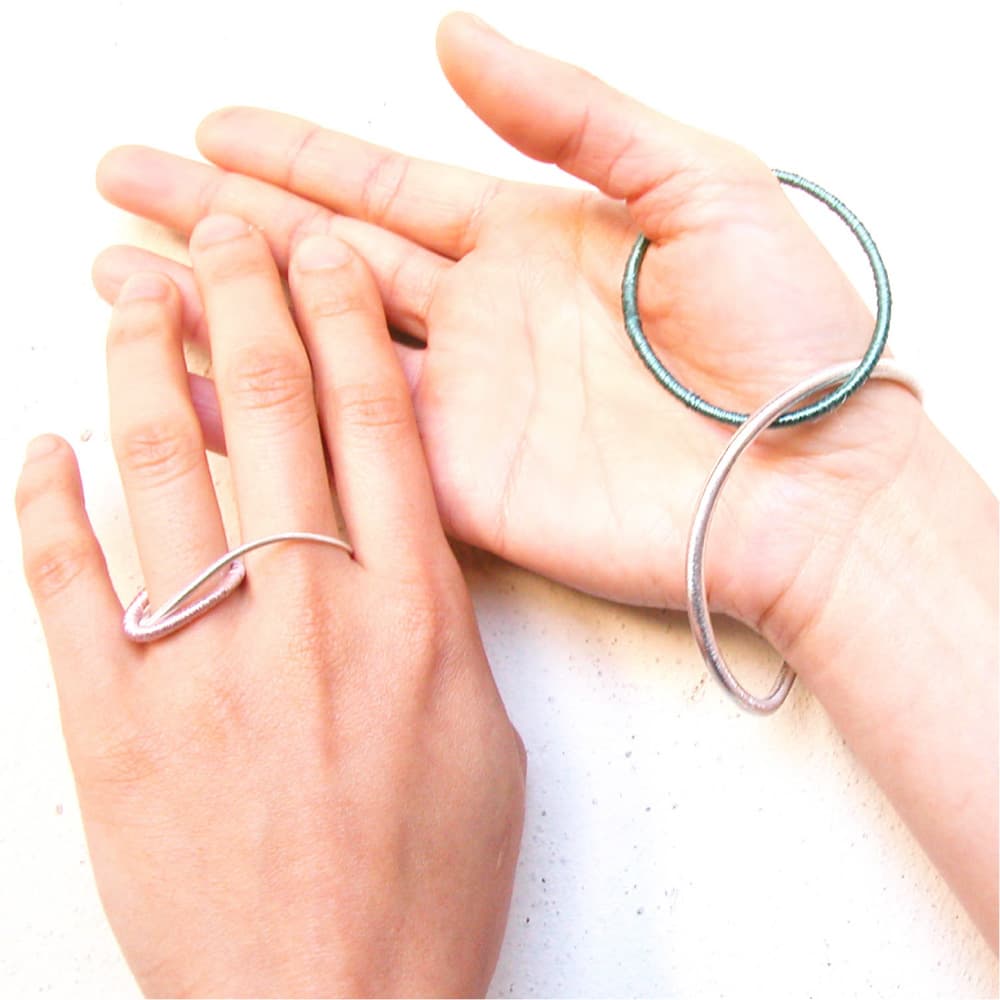 Double finger ring & bangle (silver with yarn)